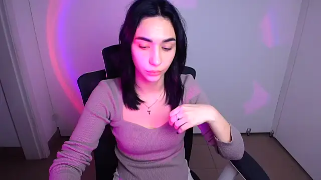 Snapshot of Bella_Night4 chatting on October 2025 05:50:02 AM Bella Night4 online show from October 2025 05:50:02 AM