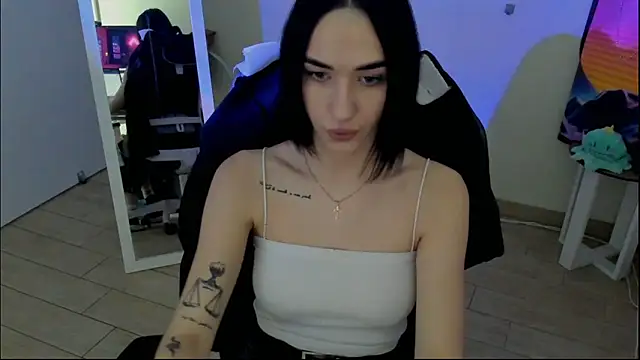 Snapshot of Bella_Night4 chatting on November 2025 07:41:02 AM Bella Night4 online show from November 2025 07:41:02 AM