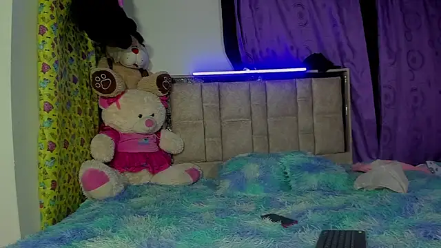 sophiaydaphne online show from April 2026 12:10:01 AM