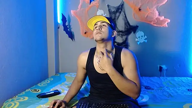 massimo vidal  online show from October 2025 05:19:02 PM