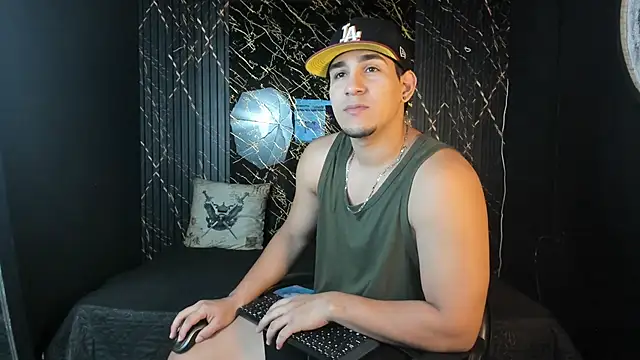 massimo vidal  online show from February 2026 02:35:01 PM