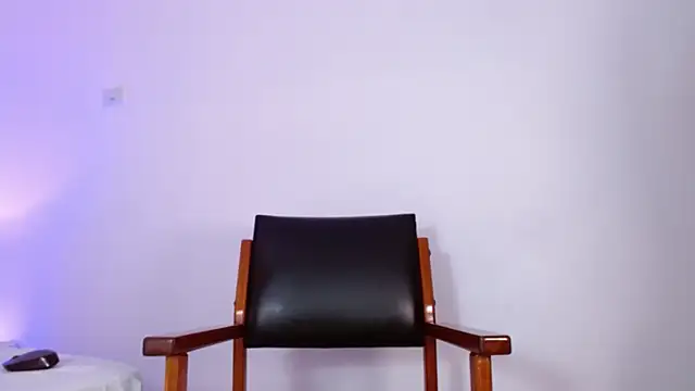 LuciaCollins  online show from October 2025 12:50:01 PM