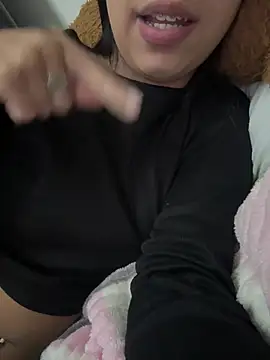 lulizoee online show from June 2026 06:23:01 PM