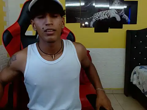 Snapshot of bull_cam chatting on September 2025 06:41:02 PM bull cam online show from September 2025 06:41:02 PM