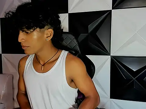 Snapshot of bull_cam chatting on September 2025 07:15:02 PM bull cam online show from September 2025 07:15:02 PM