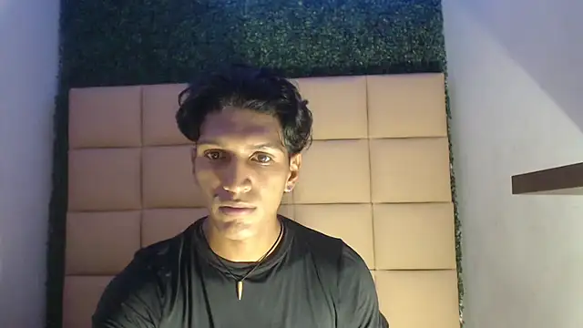 Snapshot of bull_cam chatting on September 2025 07:15:01 PM bull cam online show from September 2025 07:15:01 PM