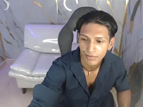 Snapshot of bull_cam chatting on October 2025 05:19:02 PM bull cam online show from October 2025 05:19:02 PM