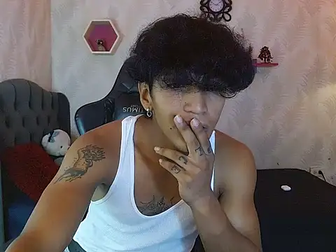 Snapshot of bull_cam chatting on November 2025 05:13:01 PM bull cam online show from November 2025 05:13:01 PM