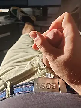 Snapshot of stunning_stallion chatting on September 2025 03:45:01 PM stunning stallion online show from September 2025 03:45:01 PM