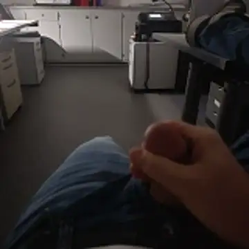 Snapshot of stunning_stallion chatting on November 2025 04:13:02 PM stunning stallion online show from November 2025 04:13:02 PM