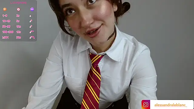 Snapshot of AlessandraLB chatting on September 2025 10:15:02 AM AlessandraLB online show from September 2025 10:15:02 AM