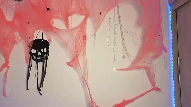 Snapshot of AlessandraLB chatting on October 2025 01:27:02 AM AlessandraLB online show from October 2025 01:27:02 AM