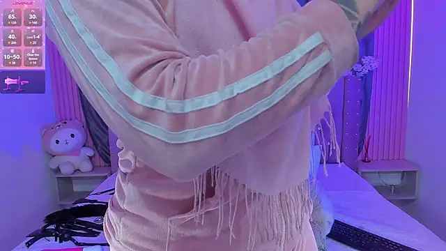 Nayla-Mouna online show from March 2026 07:31:01 PM