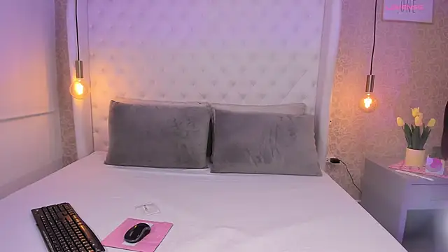 annie clarkson online show from October 2025 06:38:02 PM