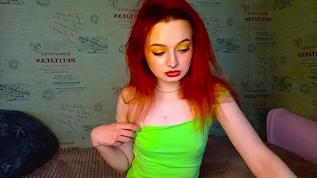 Snapshot of emi_less chatting on October 2025 12:05:01 PM emi less online show from October 2025 12:05:01 PM