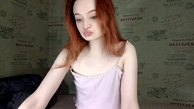 Snapshot of emi_less chatting on October 2025 04:40:02 PM emi less online show from October 2025 04:40:02 PM