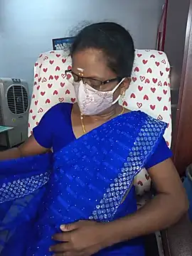 Snapshot of umashreetamil chatting on May 2026 01:28:01 PM umashreetamil online show from May 2026 01:28:01 PM