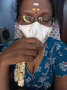 Snapshot of umashreetamil chatting on May 2026 02:47:01 PM umashreetamil online show from May 2026 02:47:01 PM