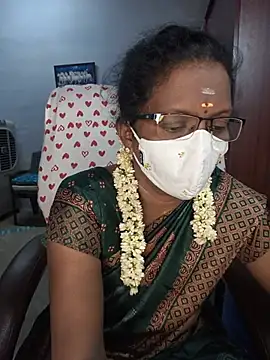 Snapshot of umashreetamil chatting on May 2026 02:23:01 PM umashreetamil online show from May 2026 02:23:01 PM