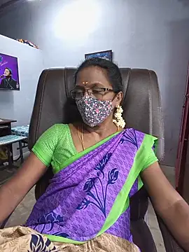 Snapshot of umashreetamil chatting on May 2026 04:52:02 AM umashreetamil online show from May 2026 04:52:02 AM