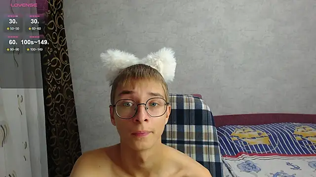 glasses cat online show from September 2025 05:23:01 PM
