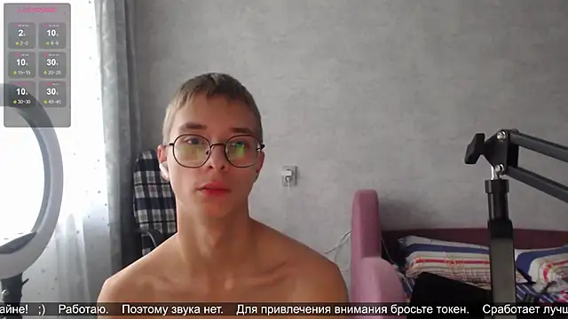 glasses cat online show from October 2025 01:25:02 PM