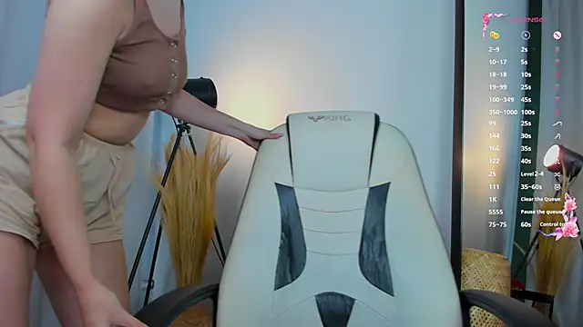 Snapshot of Lina_Glow chatting on September 2025 06:40:01 AM Lina Glow online show from September 2025 06:40:01 AM