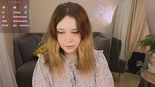 Snapshot of Lina_Glow chatting on November 2025 06:38:02 AM Lina Glow online show from November 2025 06:38:02 AM