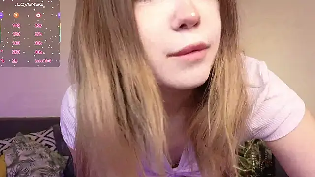 Snapshot of Lina_Glow chatting on January 2026 06:39:02 AM Lina Glow online show from January 2026 06:39:02 AM