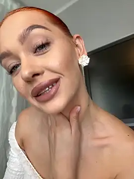 Snapshot of LittleFox___ chatting on September 2025 06:29:02 AM LittleFox online show from September 2025 06:29:02 AM