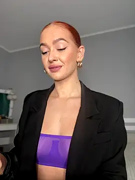 Snapshot of LittleFox___ chatting on October 2025 07:06:01 AM LittleFox online show from October 2025 07:06:01 AM