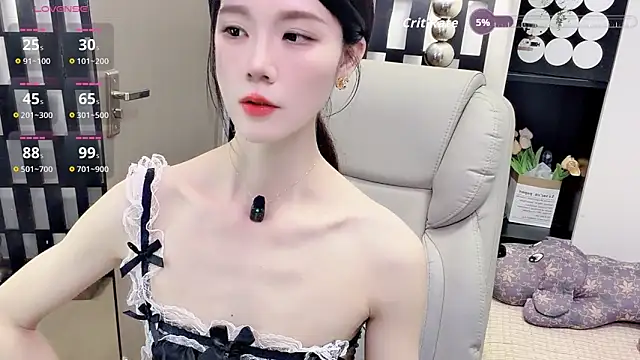 Yueyue-MM online show from April 2026 02:10:01 AM