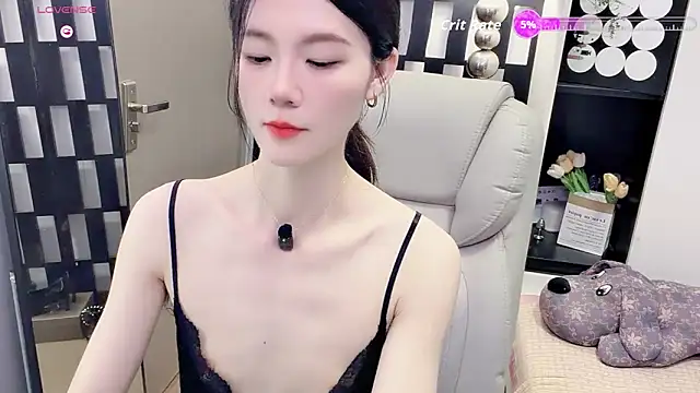 Yueyue-MM online show from May 2026 02:03:01 PM
