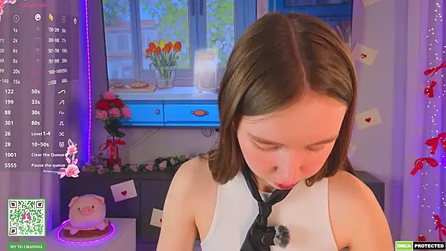 ElfredaTupy online show from April 2026 08:39:01 PM