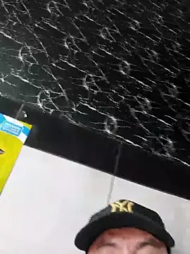 Snapshot of andrerj22 chatting on October 2025 06:17:02 PM andrerj22 online show from October 2025 06:17:02 PM