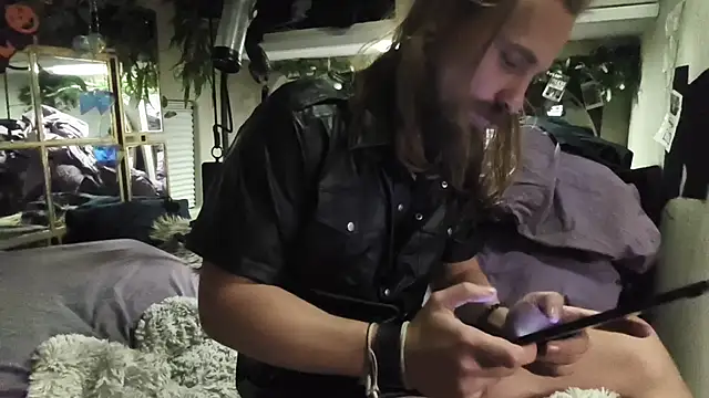 Snapshot of JuliCarl chatting on October 2025 03:47:02 AM JuliCarl online show from October 2025 03:47:02 AM