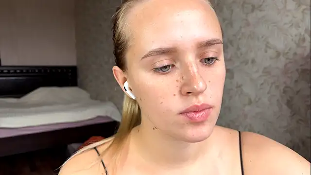 Snapshot of ElisabetLorney chatting on October 2025 08:47:01 AM ElisabetLorney online show from October 2025 08:47:01 AM