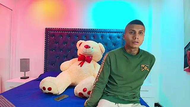 Damian and roxanne online show from October 2025 12:38:02 PM