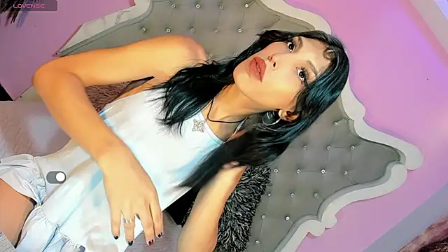 Snapshot of Honey_Moontsts chatting on May 2026 11:51:02 AM Honey Moontsts online show from May 2026 11:51:02 AM