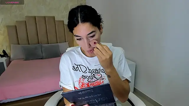 Scarlett 12 online show from February 2026 11:31:02 AM