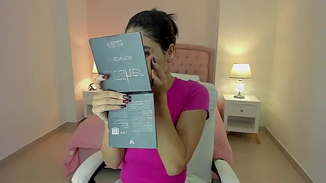 Snapshot of Scarlett_12 chatting on March 2026 12:20:01 PM Scarlett 12 online show from March 2026 12:20:01 PM