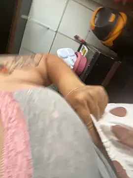 bruna438 online show from September 2025 01:38:01 PM