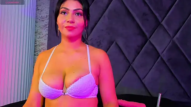 Snapshot of AyshelCooper_ chatting on September 2025 04:39:01 PM AyshelCooper online show from September 2025 04:39:01 PM