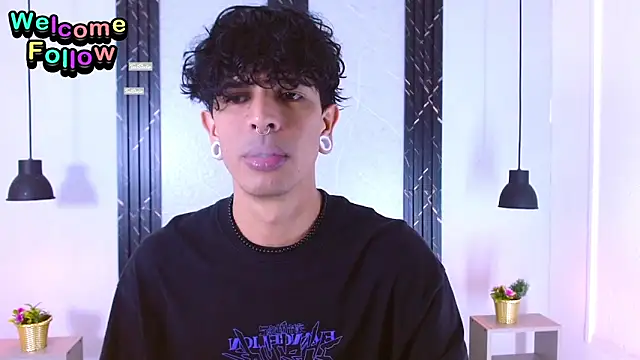 Franvill Trato online show from September 2025 07:17:01 PM