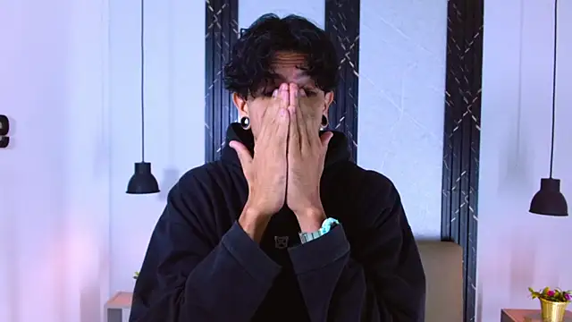 Franvill Trato online show from September 2025 07:18:02 PM