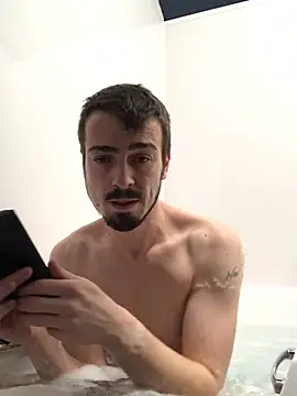 Snapshot of jaycoy22 chatting on January 2026 04:00:01 PM jaycoy22 online show from January 2026 04:00:01 PM