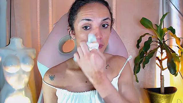 Cristal Gem1 online show from May 2026 12:00:02 PM