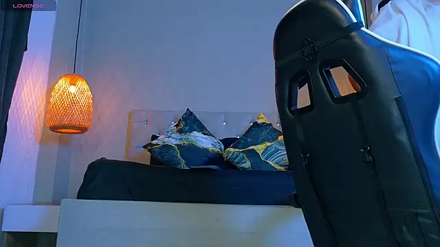 Thaiel Fosteer online show from February 2026 07:08:01 AM