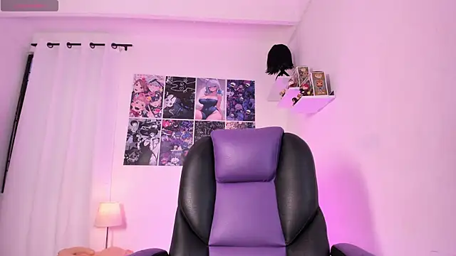 LiaaMoretzz online show from July 2026 11:00:01 PM