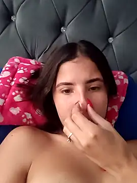 Snapshot of Liagni0 chatting on December 2025 07:22:01 PM Liagni0 online show from December 2025 07:22:01 PM